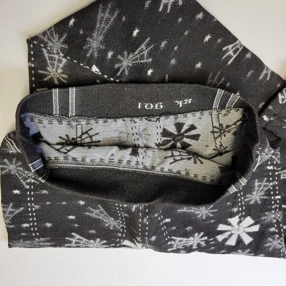 Black and White Stretchy Leggings Size Small - Picture 8 of 9